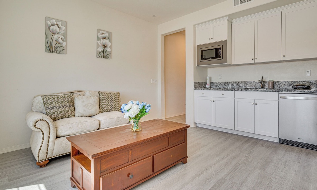 Victorville Apartment | Cozy Desert Sanctuary 9 Mi to Mojave Narrows Park!
