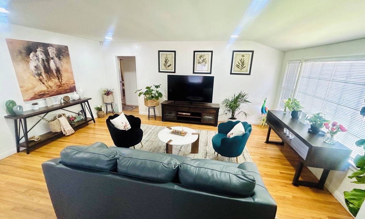Montebello House | Cozy Family and Friend 3BR Oasis , Near Disneyland & Universal with Patio