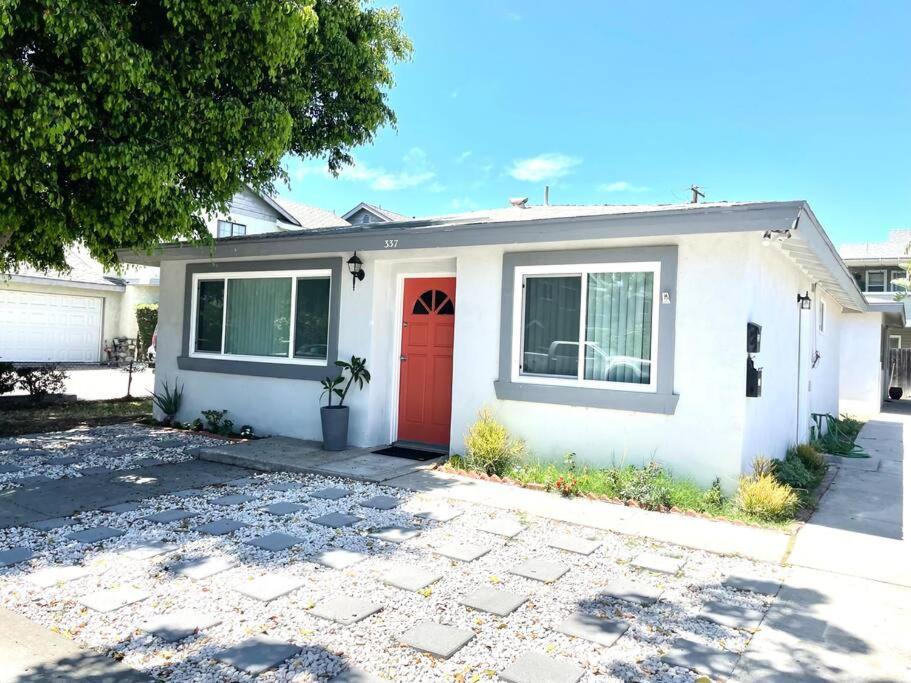 Fullerton House | Cozy house near Disney, Knott’s & Beach!