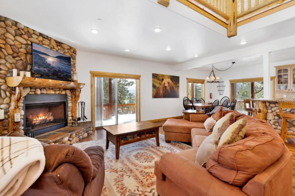 Fawnskin Ski Chalet | Cozy Lakeview Hideaway by Big Bear Vacations Amazing Fawnskin Log Cabin Chalet