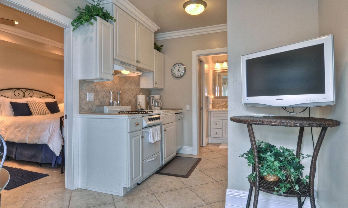 San Clemente Condo | Cozy ocean-view condo near town & beach with full kitchen