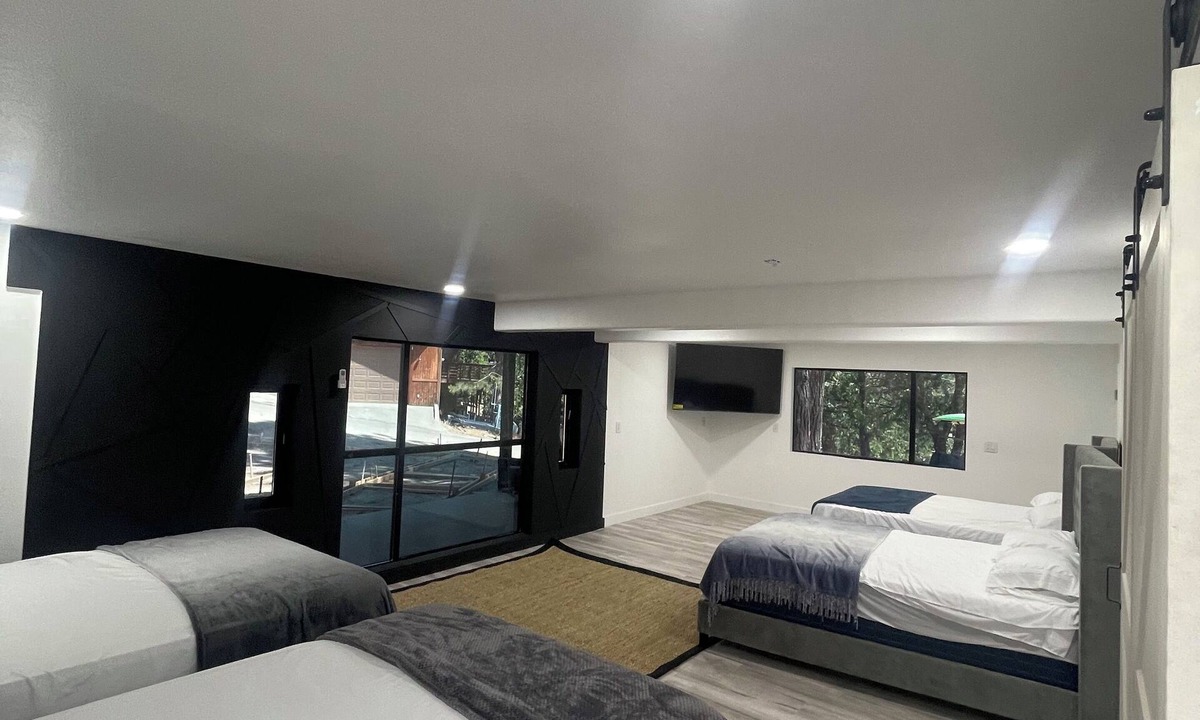 Bass Lake House | Crane Valley Lodge