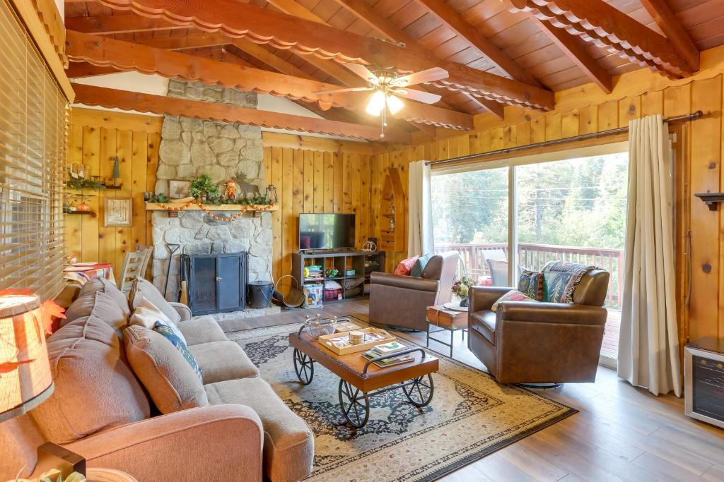 Crestline House | Crestline Cabin Close to Lake Arrowhead and Skiing