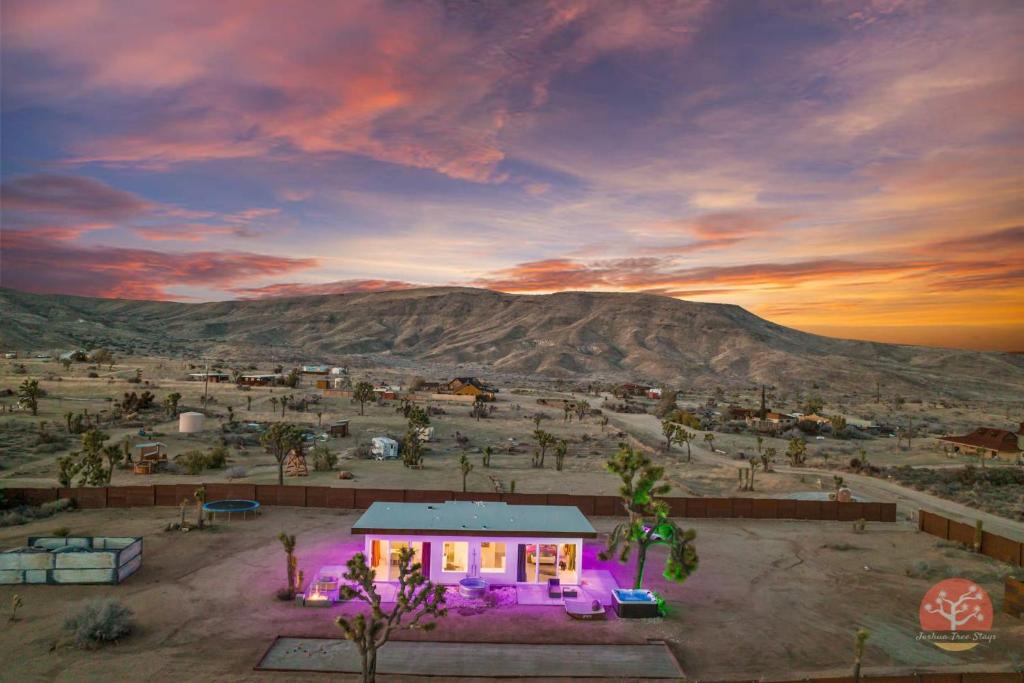 Pioneertown House | Curious Crib - CENTRAL Location Cowboy Pool Spa