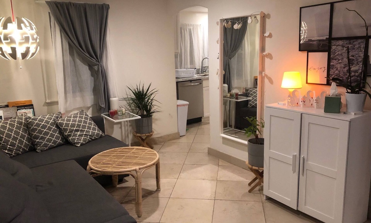 Verdugo Viejo House | Cute Housing Glendale California