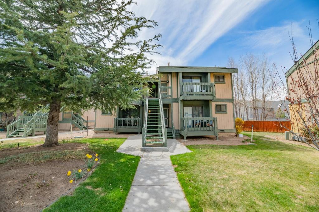 Boulder Bay Apartment | Dabi Four Lakeview