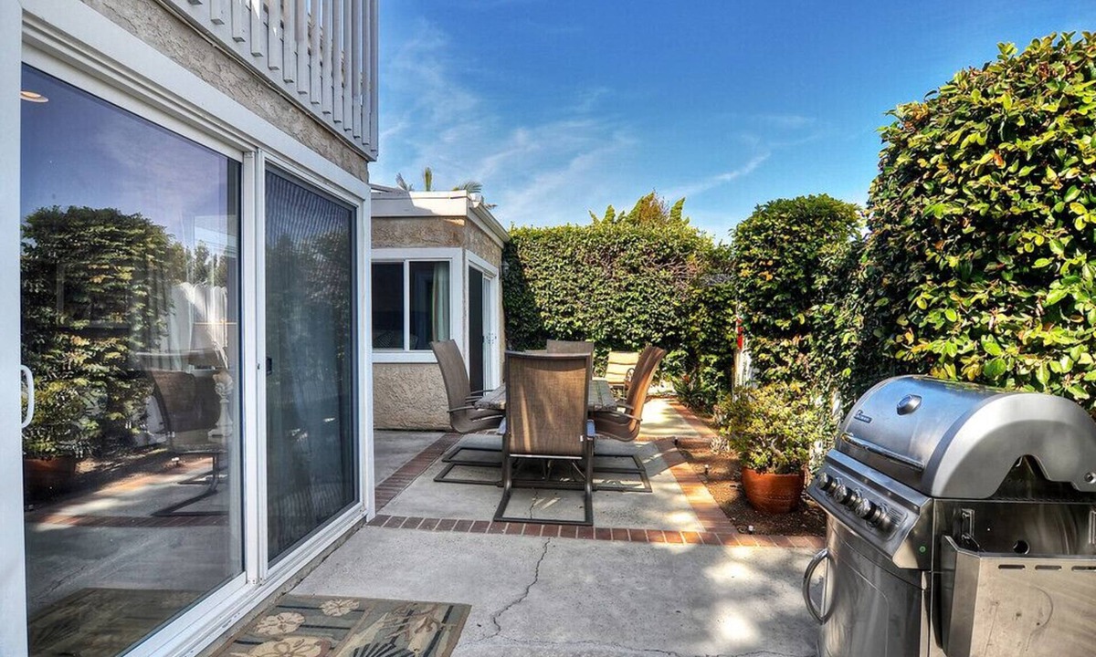 Dana Point House | Dana Light - Walk 2 Beach! Fireplace! 1st Floor Primary Suite! - STR15-0403
