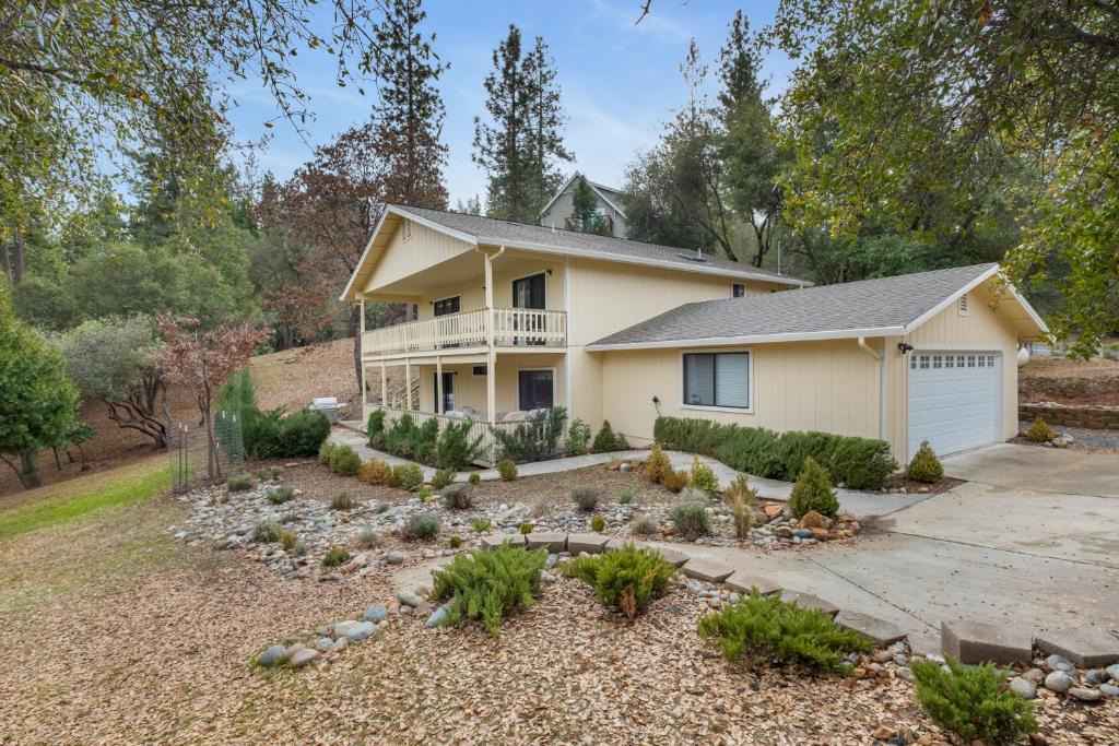 Groveland House | Deer Run (02-454)