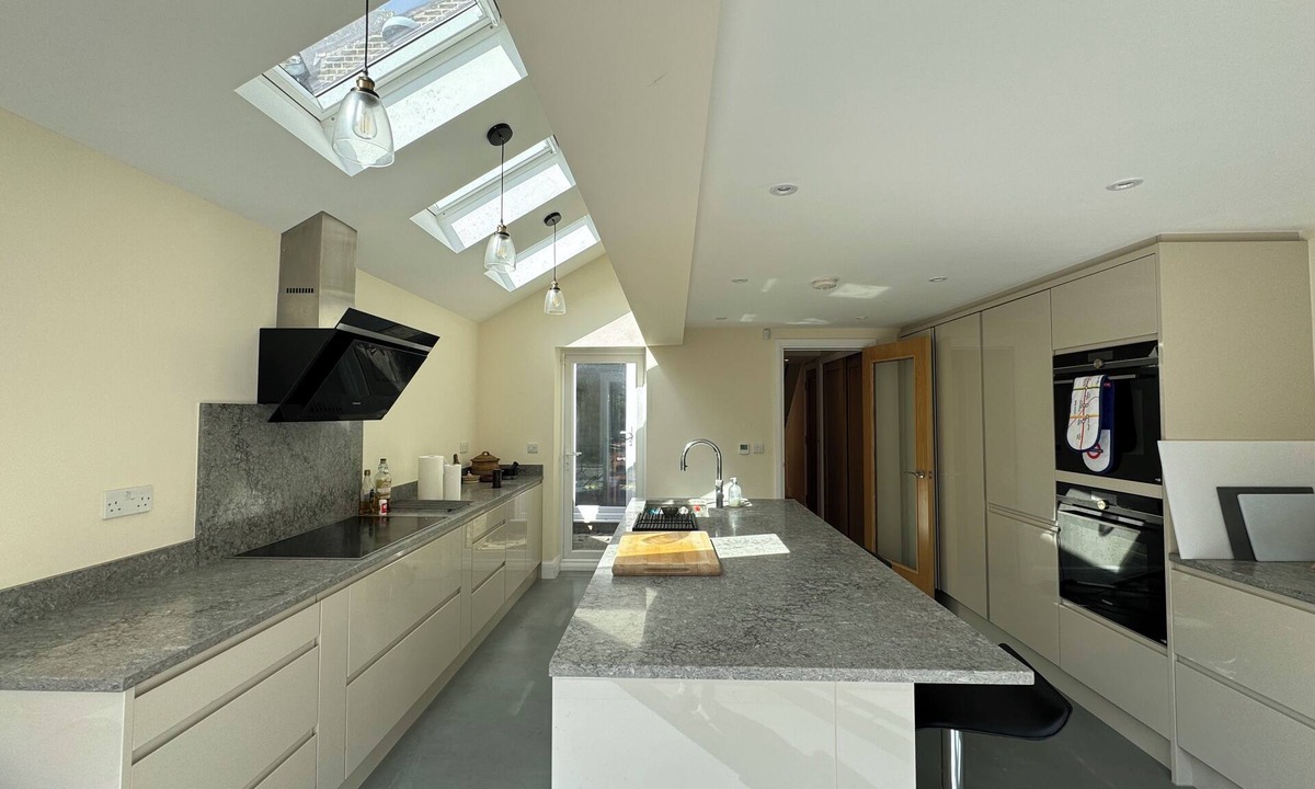 South Bermondsey Apartment | Delightful 3BD Terrace House, Near London Bridge