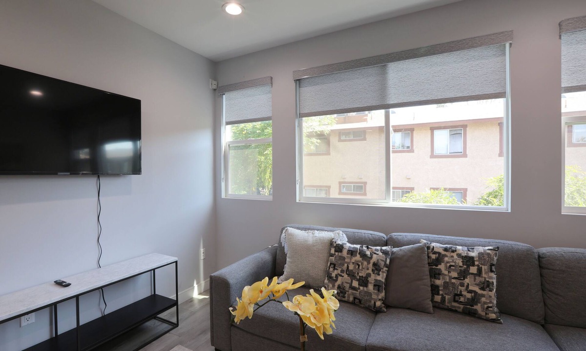 South el Monte Apartment | Deluxe Modernized Home