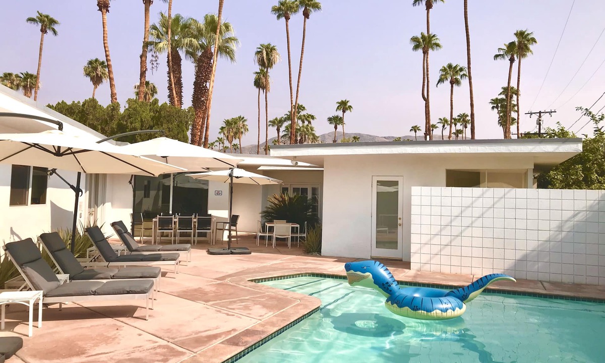 Twin Palms House | Desert Gold—Twin Palms 1960s Modern Home