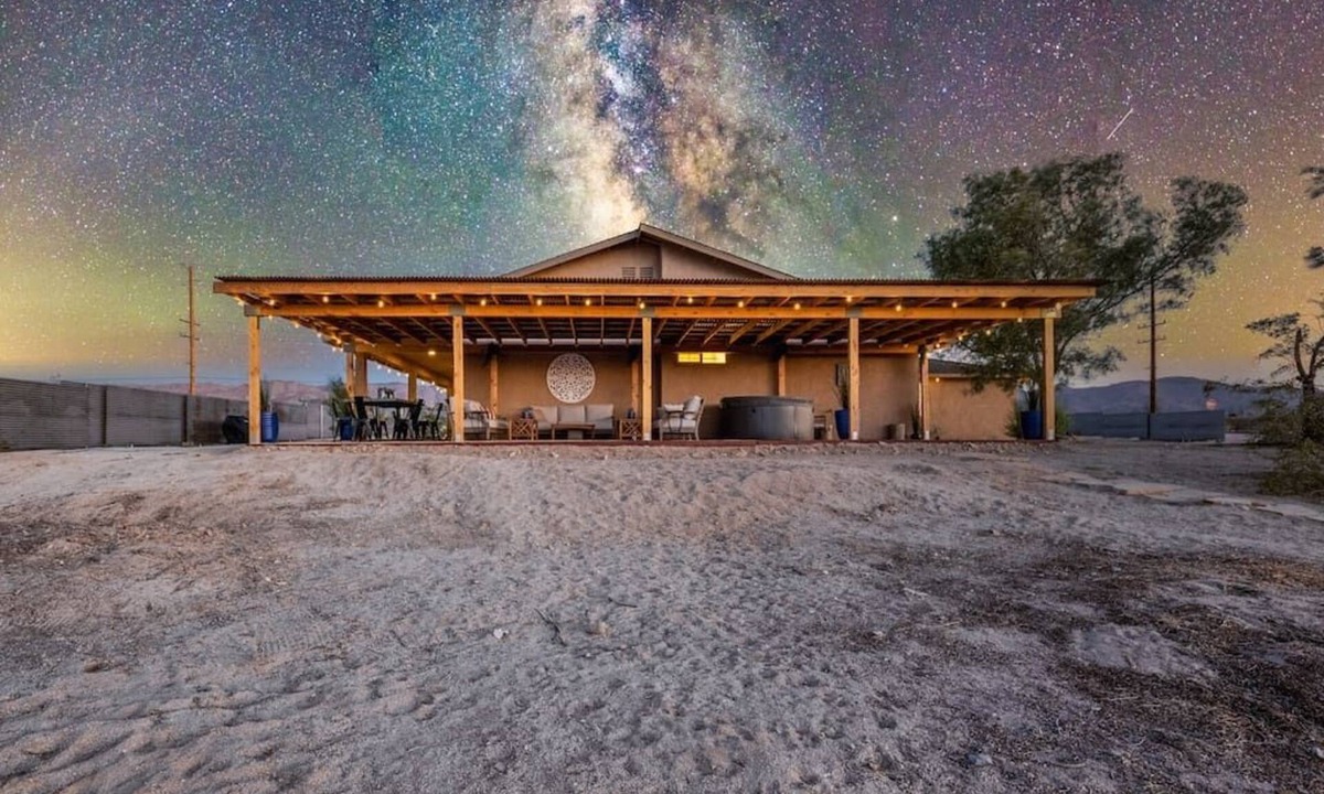 Indian Cove House | Desert Pearl by Colby & Conrad