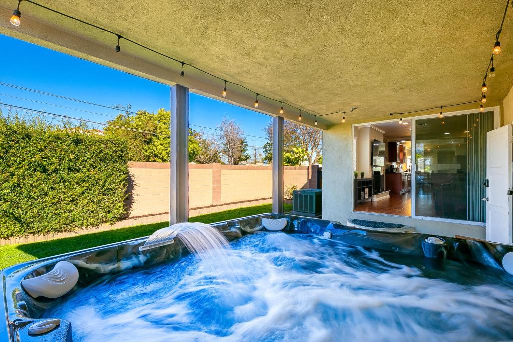 Anaheim Colony Historic District House | Disney Getaway