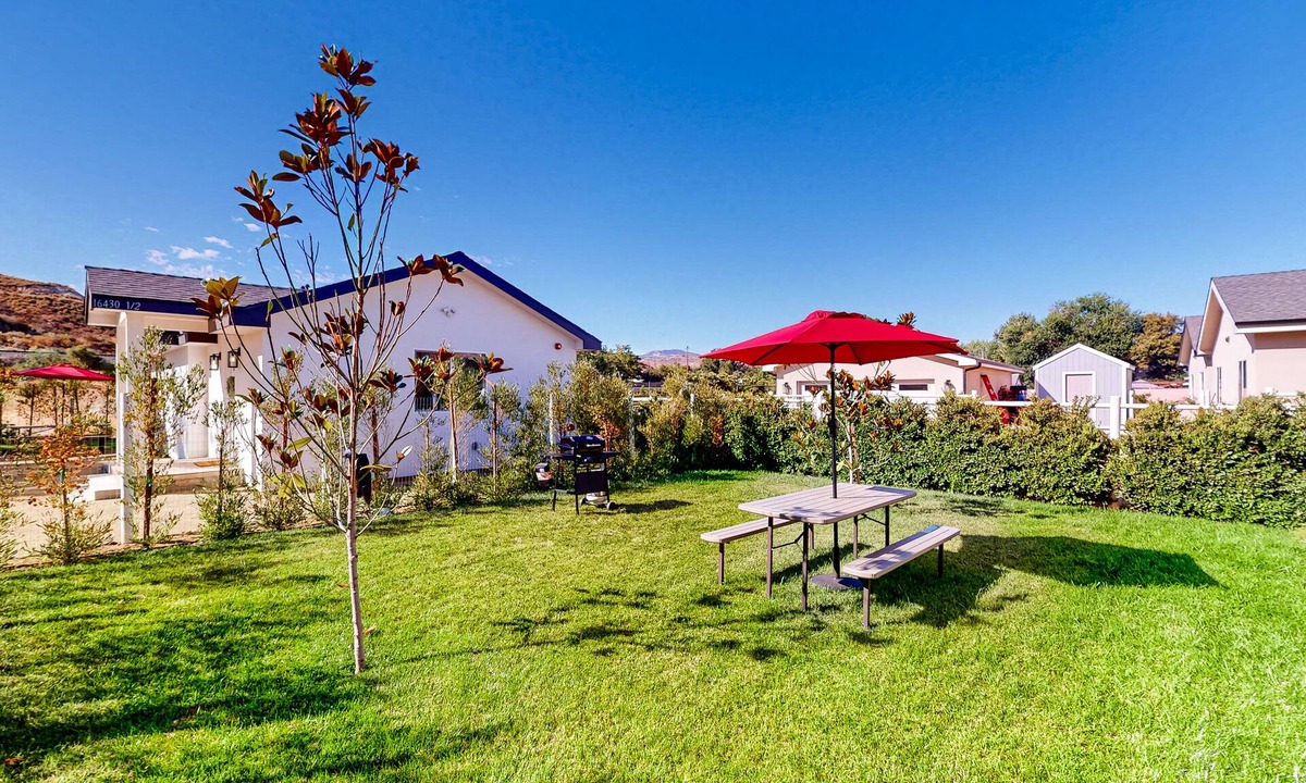 Canyon Country House | Dog-friendly home with outdoor space, grill, amazing views, AC, & W/D