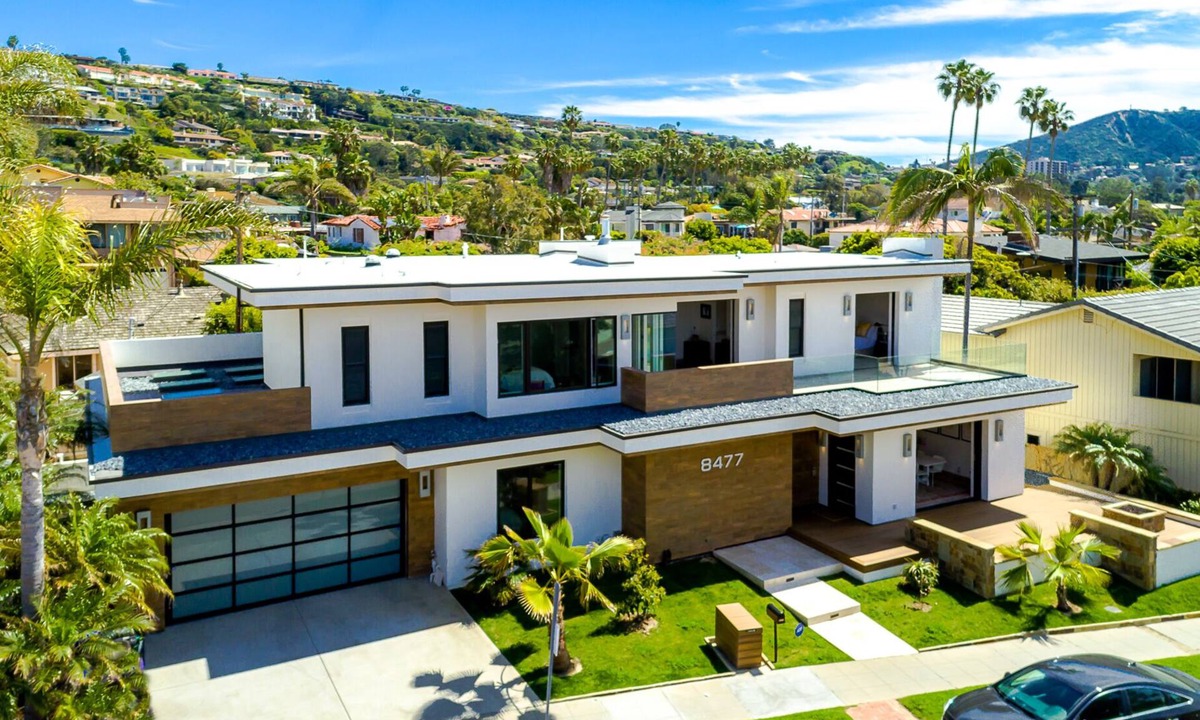 La Jolla Shores House | Dolphin Sunset total Luxury in La Jolla Shores!
