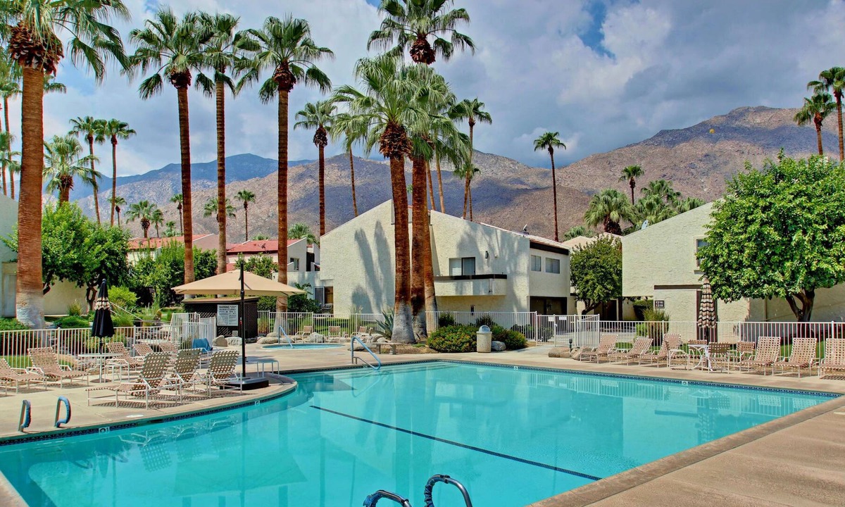 Deepwell Estates Condo | Downtown Palm Springs Biltmore Estates 1434