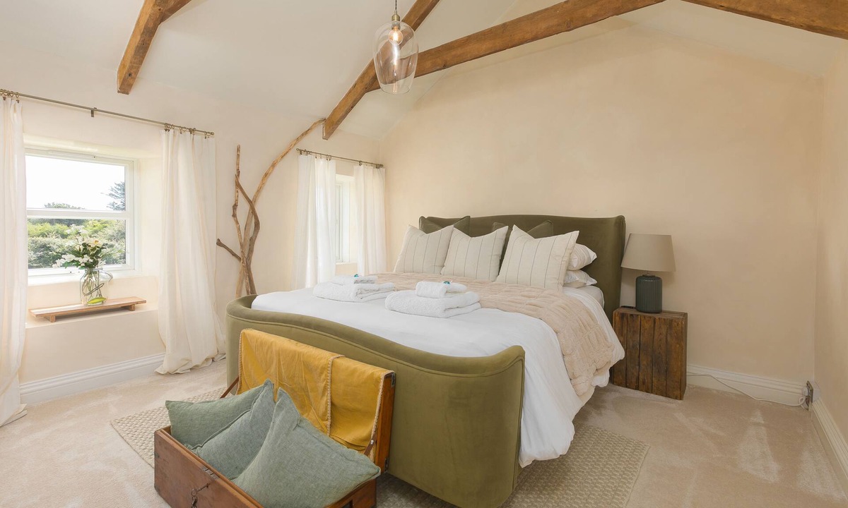 Saint Erth Praze House | Dowran, Hayle – Sleeps 4 - On-Site Parking – Dog-Friendly – Garden