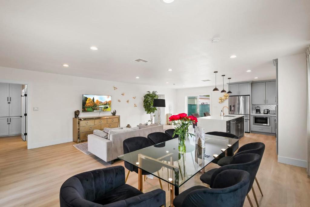 Northwest Torrance House | Dream Home Close to Manhattan Beach