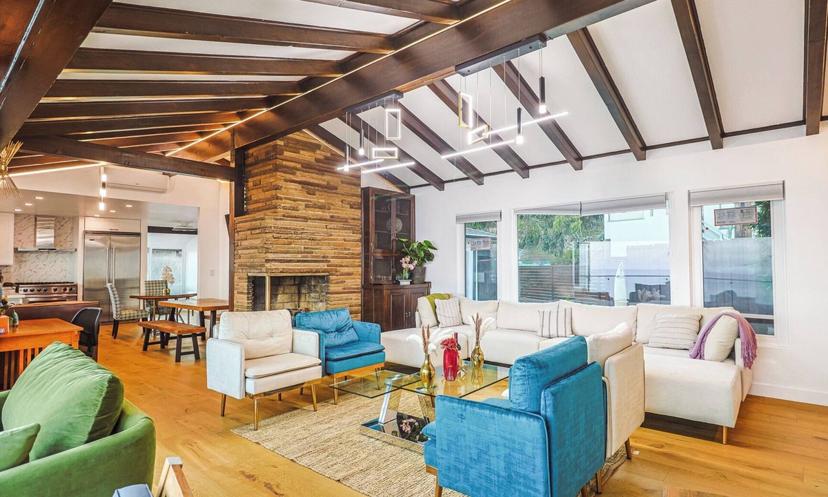 Pacific Palisades House | Dreamy beach house w/direct ocean access, panoramic views, and a jacuzzi.