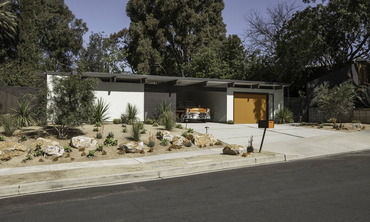 Thousand Oaks House | Eichler Orange - Mid Century Modern