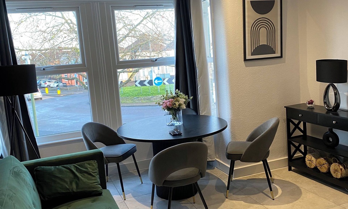 Dartford Apartment | Elegant 2 Bedroom Apartment in Dartford Kent