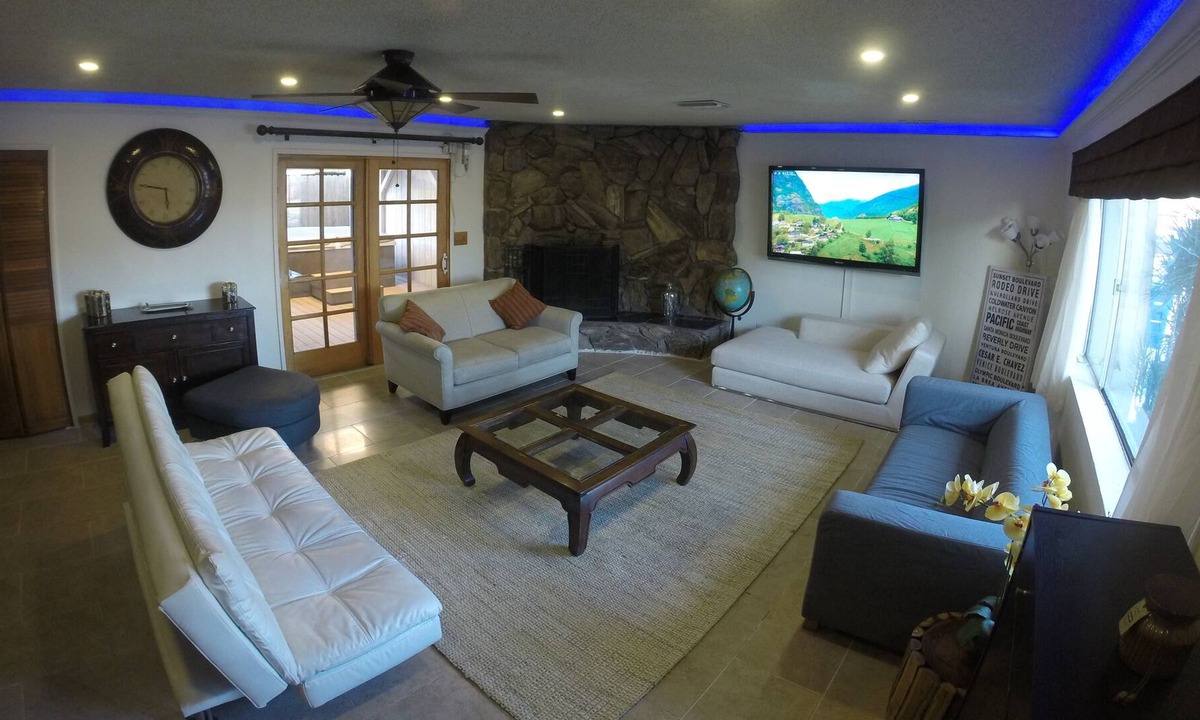 Harbor House | Elegant & Luxurious, Clean & Cheerful entire house