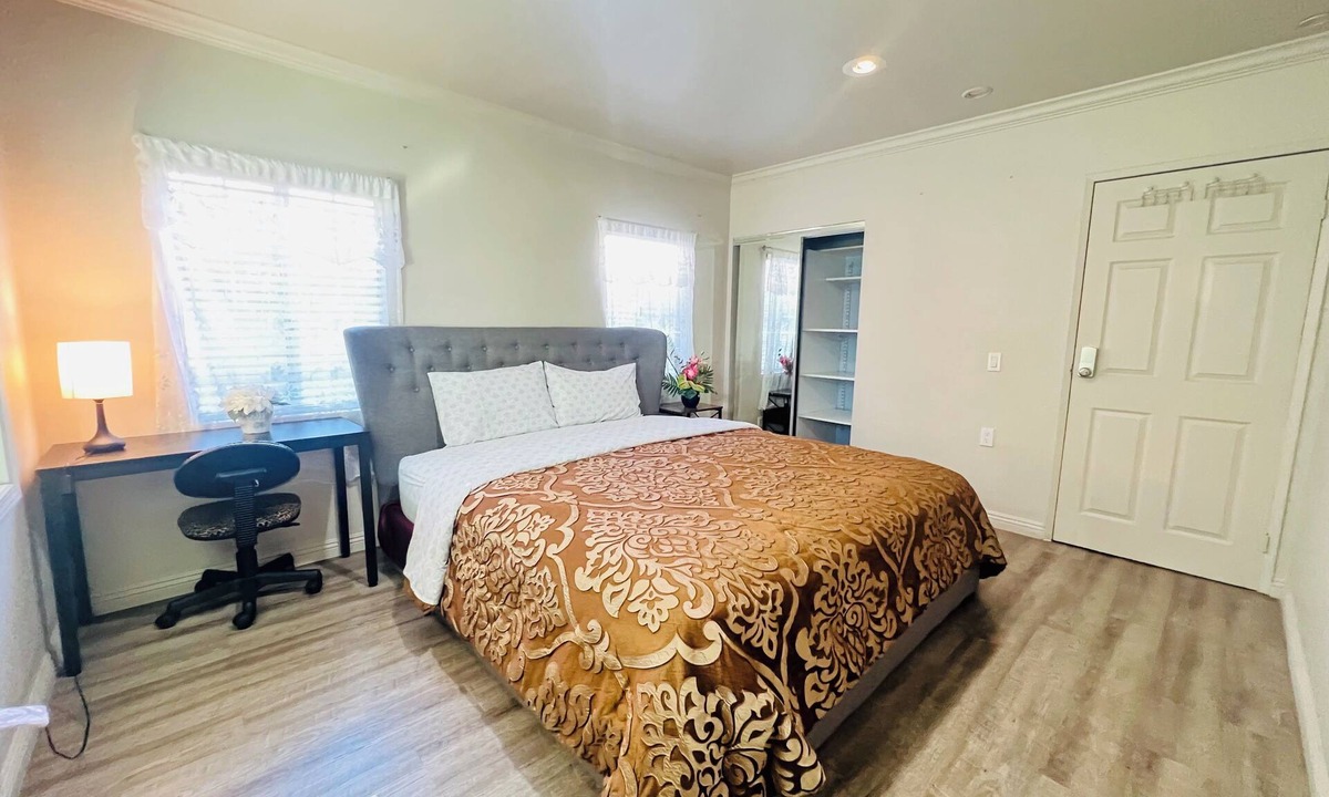 San Gabriel House | Elegant room 3 with king bed