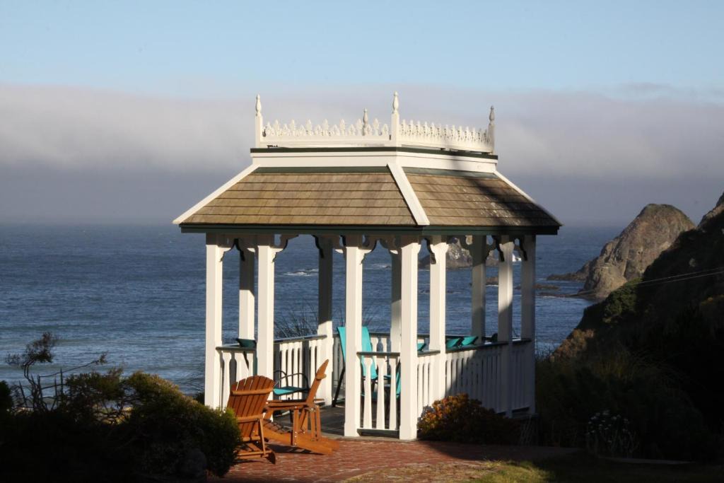 Elk Hotel | Elk Cove Inn & Spa