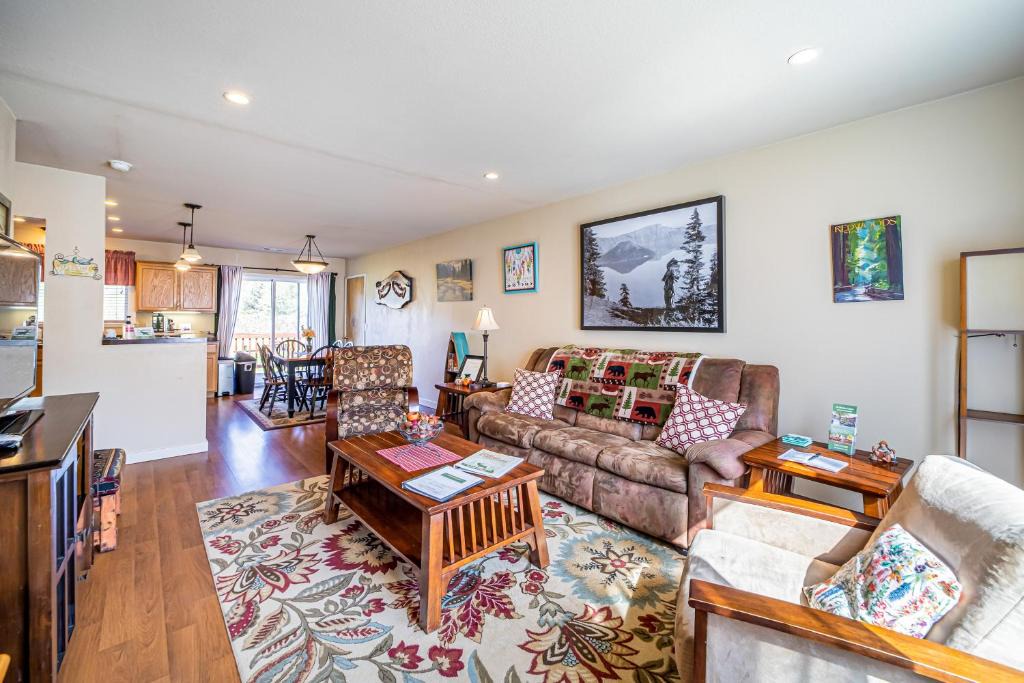 Orick House | Elk Meadow 9 Prairie Creek
