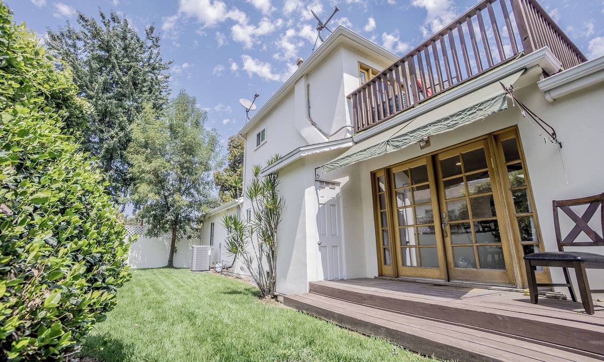 Encino House | Encino Monthly House