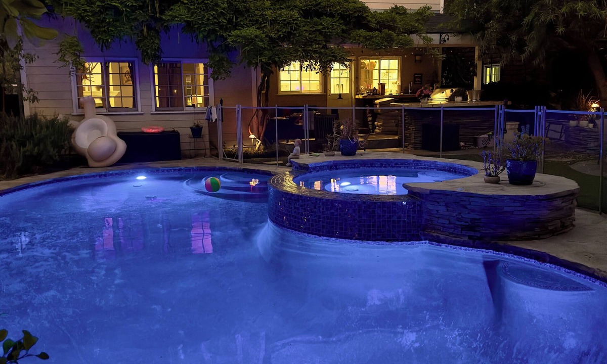 Studio City House | Enjoy! Beautiful home 5 bedrooms, pool, jacuzzi, BBQ dining area in Studio City