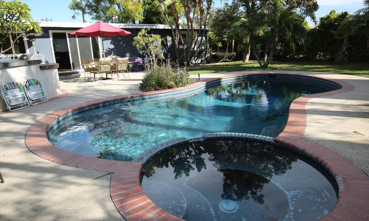North Tustin House | Entertainment home w/swimming pool, 15 min to Disneyland, beaches