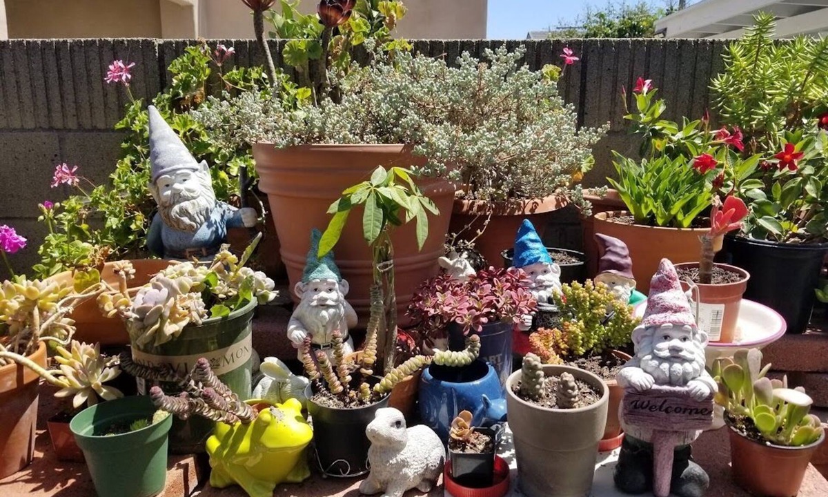Midway City House | Entire Cozy Home with Enclosed Patio Near Disneyland
