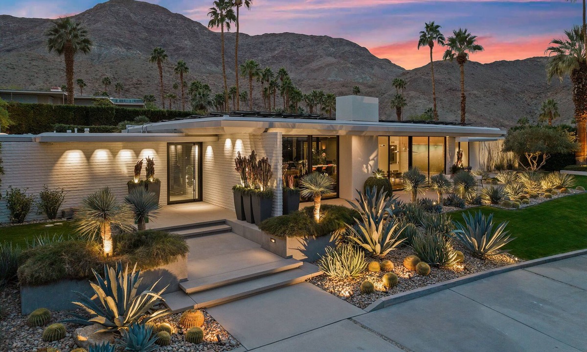 Thunderbird Heights House | Epic Mid Century Modern in Thunderbird Heights