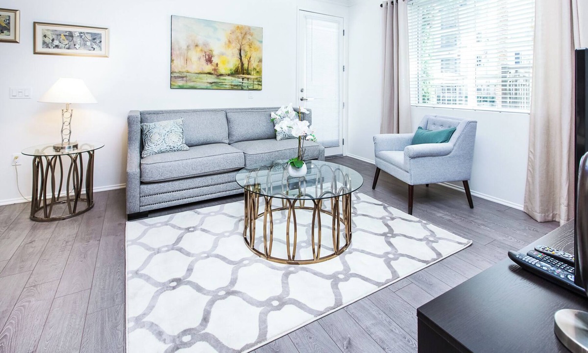 Airport Area Apartment | Executive Retreat: Modern Comfort and Style in Peaceful Neighborhood Esca #19