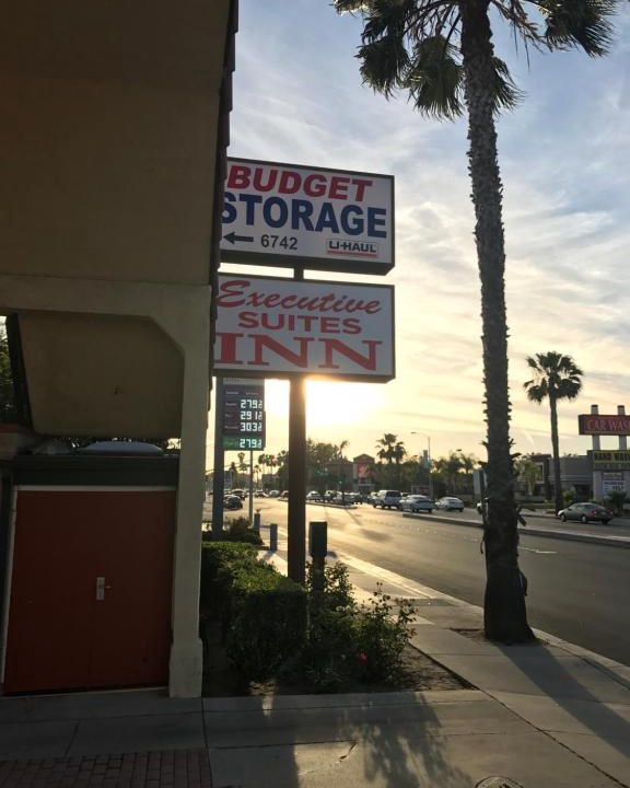 Executive Inn | Westminster