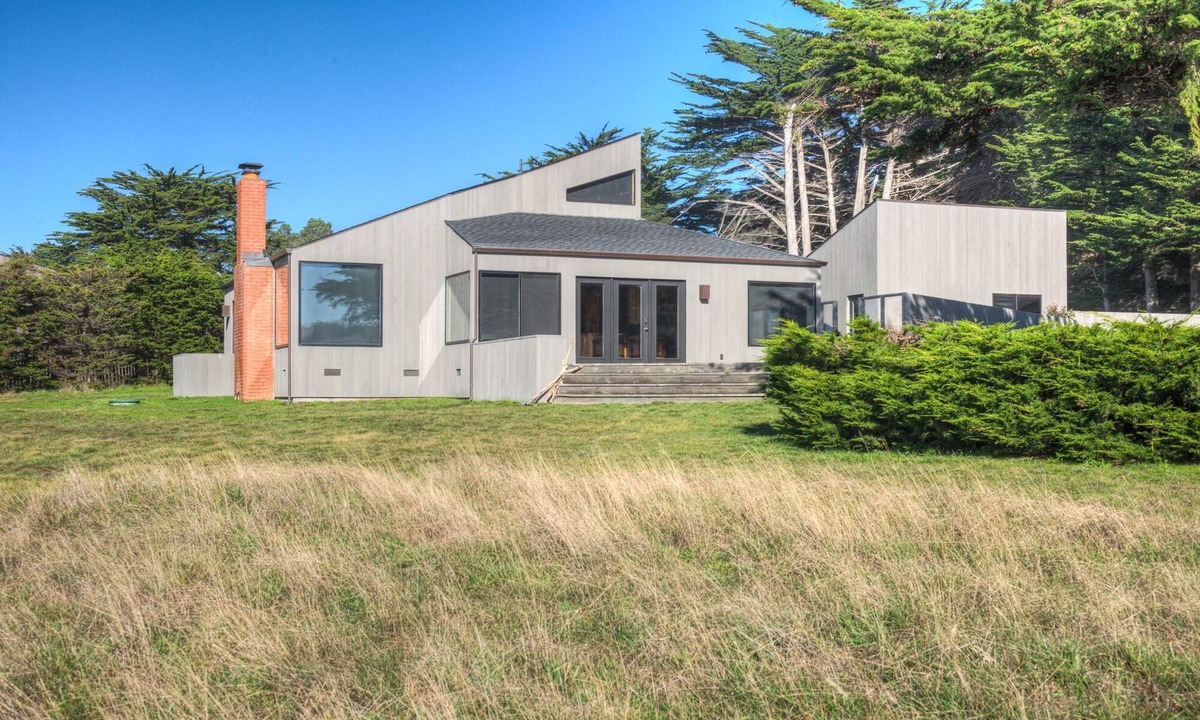 Sea Ranch House | Experience ocean front living at its finest!