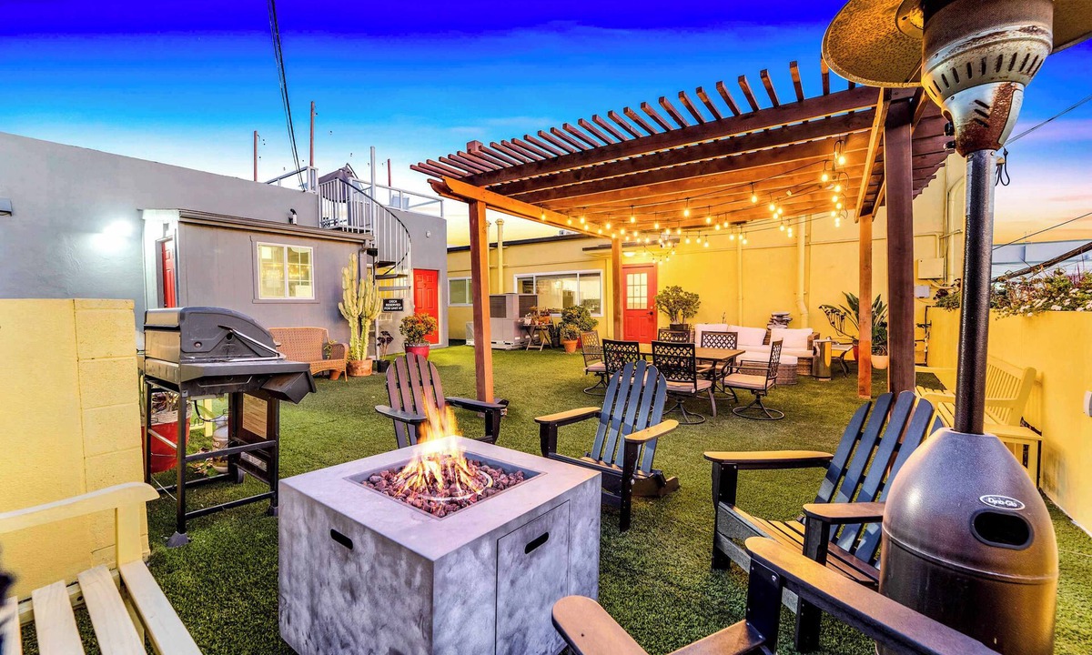 North Park Apartment | Experience Trendy 1BR Stay Steps to Dining + Bars