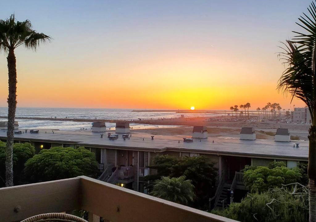 Townsite House | F201 - Harborview Heaven
