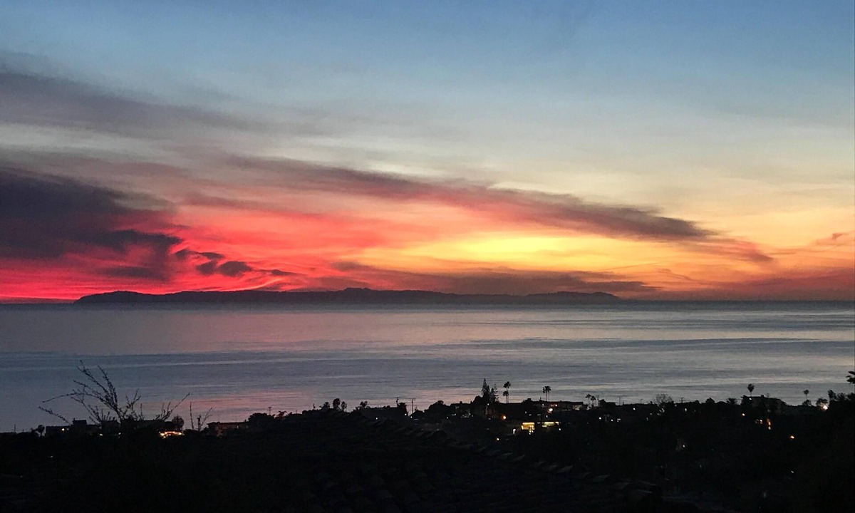 Laguna Beach Cottage | Fabulous fall available - Charming Beach View Cottage