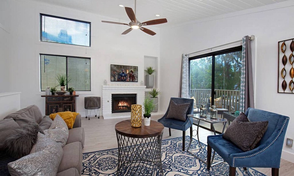 Lantern District Condo | Fabulous Townhouse, close to beach, town and harbor