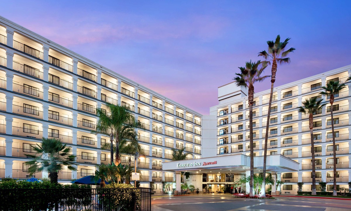 Anaheim Resort Hotel | Fairfield by Marriott Anaheim Resort