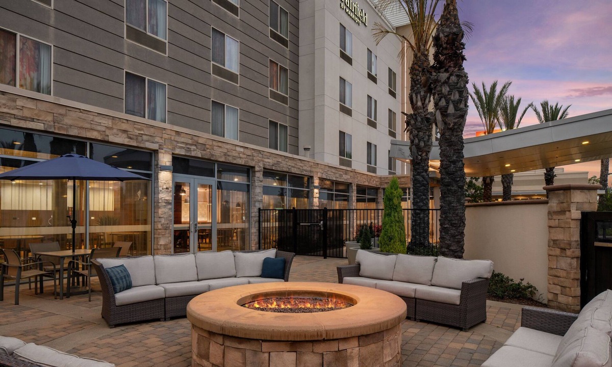 Tustin Hotel | Fairfield Inn & Suites Tustin Orange County