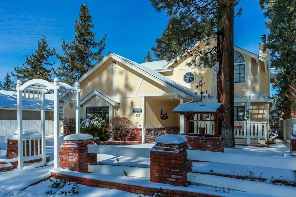 Fox Farm House | Family Fun Retreat-1813 by Big Bear Vacations