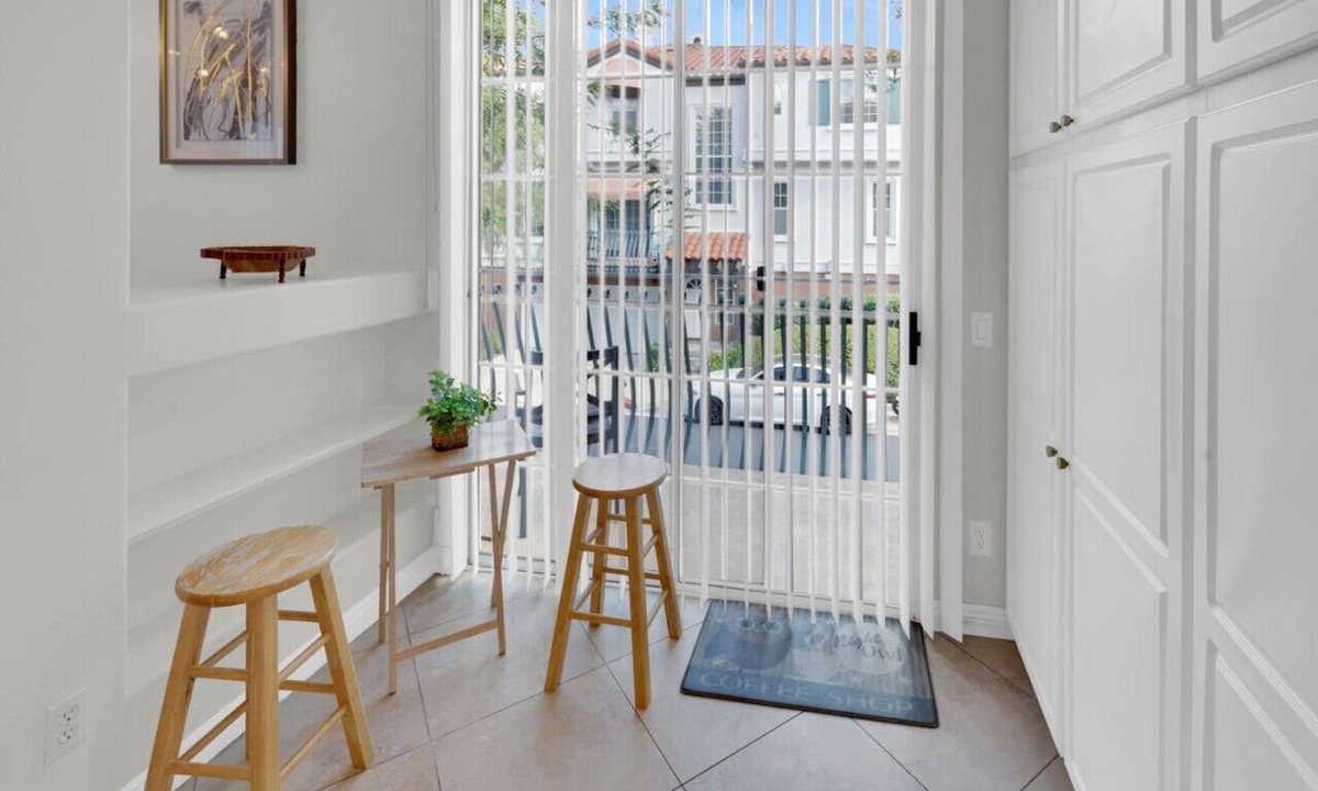 Tustin Condo | Family & Pet Friendly 2 Suites Pool Workspace Golf