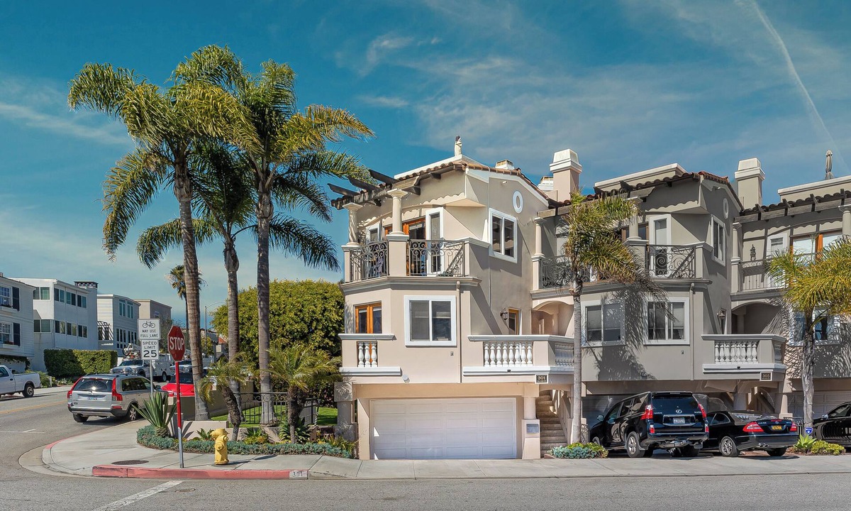 Hermosa Beach House | Fantastic townhome in Hermosa two blocks from the beach!