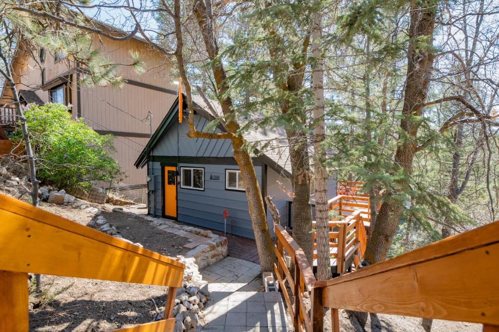 Fawnskin House | Forest Escape - Situated on the quiet side of the lake, nicely decorated contemporary cabin!