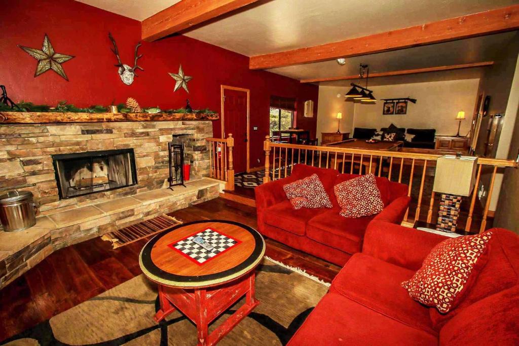 Evergreen Estates House | Four Happy Bears Estate #1277