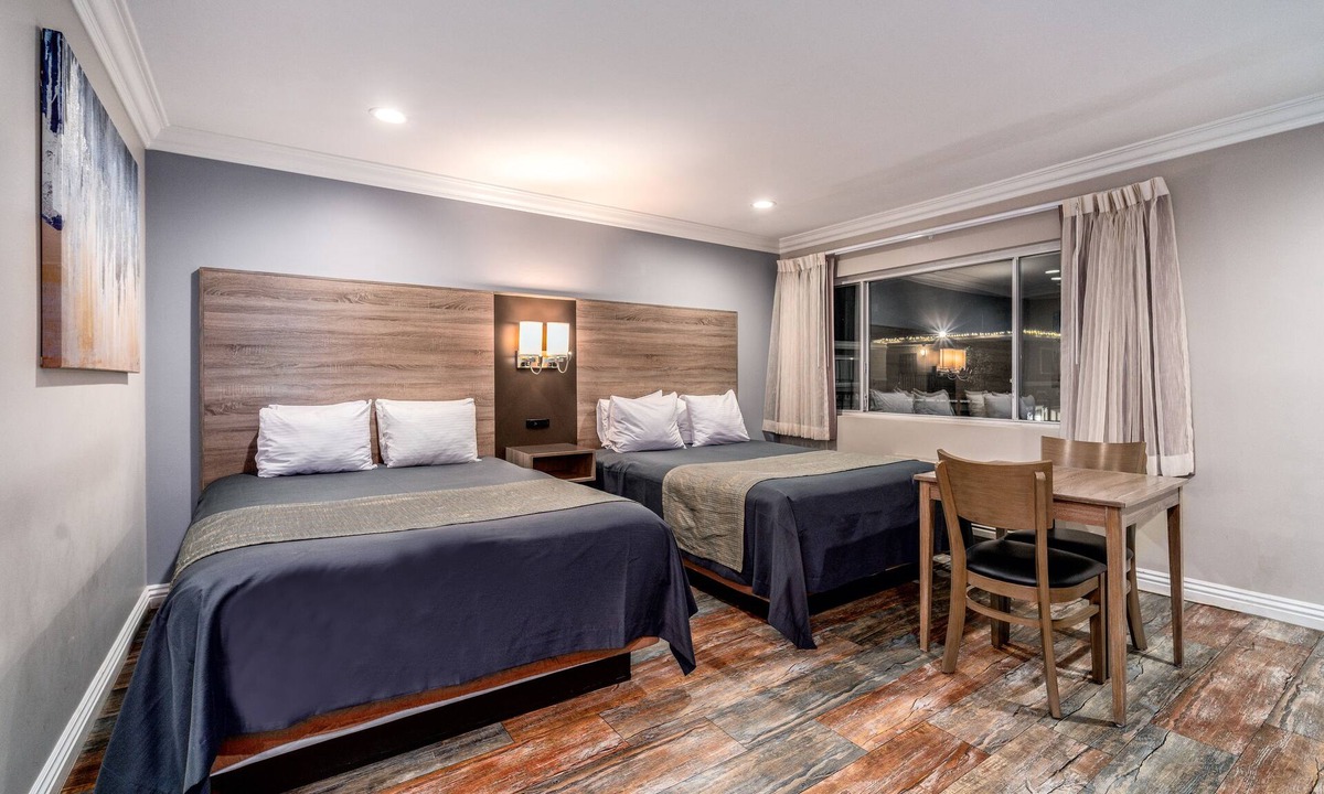 East Whittier Hotel | Friendly Hills Inn