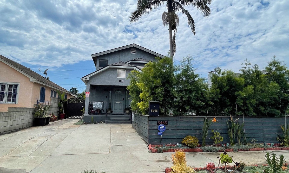 Park Mesa Heights House | Fully Furnished Huge House in LA with Hot Tub/AC/WiFi/Washer/Dryer/BBQ/Parking